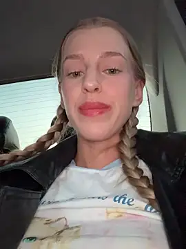 kira mia online show from March 2026 03:51:01 PM