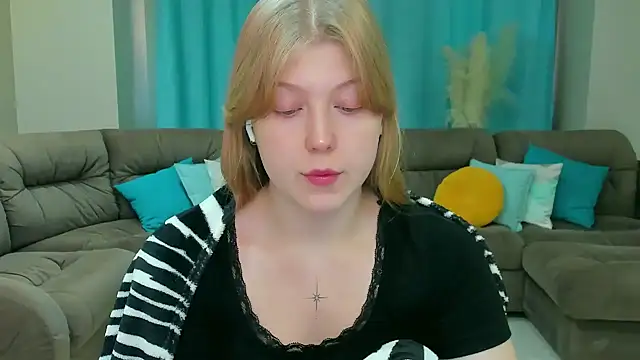 Stella Light online show from November 2025 04:11:02 AM