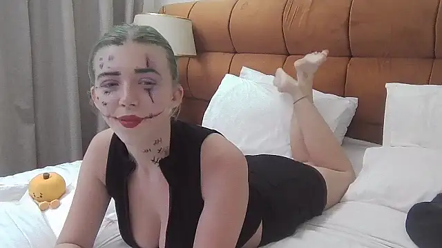 Snapshot of SweetShyMona chatting on October 2025 03:13:01 PM SweetShyMona online show from October 2025 03:13:01 PM