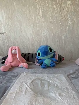 Snapshot of Love__Mom chatting on November 2025 08:48:02 AM Love Mom online show from November 2025 08:48:02 AM