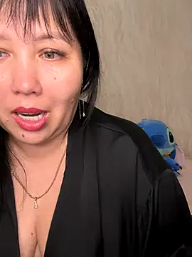 Snapshot of Love__Mom chatting on November 2025 05:55:02 PM Love Mom online show from November 2025 05:55:02 PM