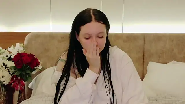 Felicia Herceg online show from March 2026 06:36:01 PM