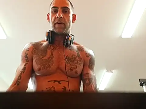 alphacloudGod online show from October 2025 10:56:01 PM