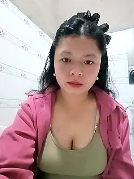 lisa-bae00 online show from February 2026 11:42:02 PM