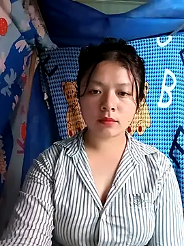 lisa-bae00 online show from March 2026 10:44:01 AM