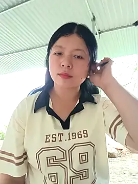 lisa-bae00 online show from April 2026 03:22:01 AM