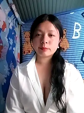 lisa-bae00 online show from April 2026 02:44:02 PM