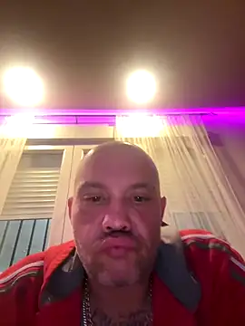 Snapshot of gitanoMad chatting on December 2025 01:14:02 AM gitanoMad online show from December 2025 01:14:02 AM