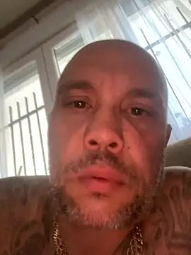 Snapshot of gitanoMad chatting on December 2025 10:32:02 AM gitanoMad online show from December 2025 10:32:02 AM