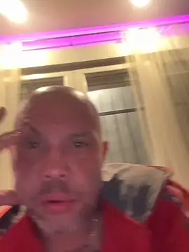 Snapshot of gitanoMad chatting on April 2026 10:51:02 PM gitanoMad online show from April 2026 10:51:02 PM