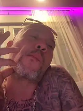 Snapshot of gitanoMad chatting on April 2026 02:10:01 AM gitanoMad online show from April 2026 02:10:01 AM