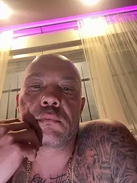 Snapshot of gitanoMad chatting on April 2026 09:15:02 PM gitanoMad online show from April 2026 09:15:02 PM