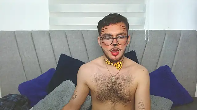 Zac Golden online show from October 2025 02:15:01 AM