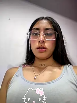 Violeet-Smith online show from October 2025 01:29:01 PM