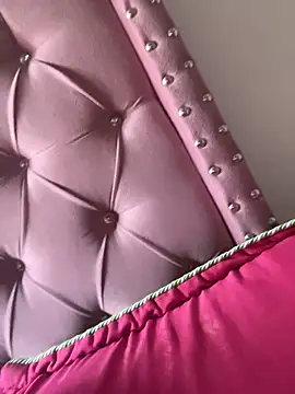 Violeet-Smith online show from February 2026 06:44:02 PM