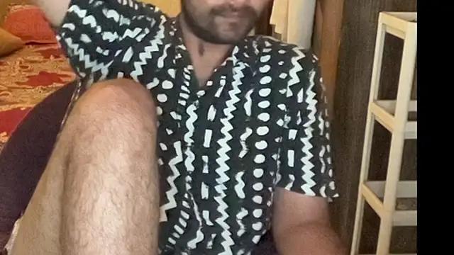 MakeMeAwareAah online show from October 2025 04:35:01 PM