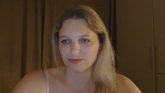 Snapshot of ElisSky301 chatting on July 2026 08:48:01 PM ElisSky301 online show from July 2026 08:48:01 PM