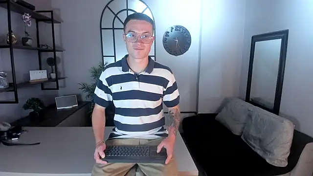 Lil James online show from November 2025 08:41:02 PM