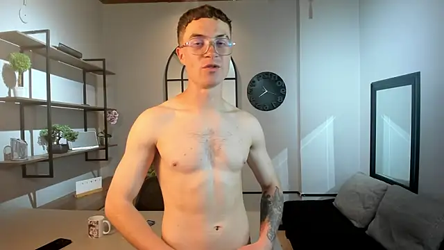 Snapshot of Lil_James chatting on May 2026 08:15:01 PM Lil James online show from May 2026 08:15:01 PM