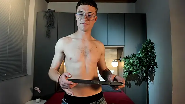 Snapshot of Lil_James chatting on May 2026 08:50:01 PM Lil James online show from May 2026 08:50:01 PM