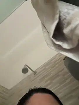 gatitalocahot online show from April 2026 07:06:01 PM