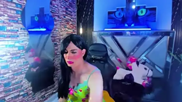 Jennfer Winson online show from November 2025 07:32:02 PM