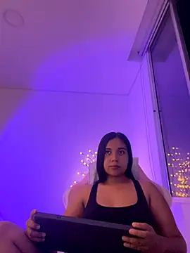 aly nicols online show from November 2025 05:51:02 AM