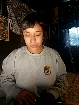 Isis Bathory online show from October 2025 12:15:01 PM