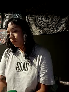 Isis Bathory online show from November 2025 11:14:02 PM