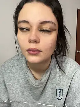 Selena Roa online show from February 2026 03:18:02 PM