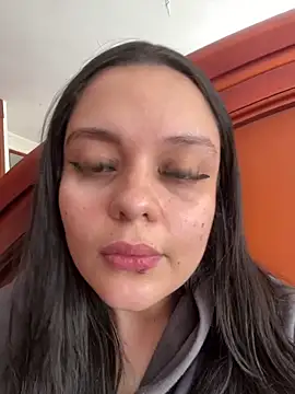 Selena Roa online show from April 2026 05:10:01 PM