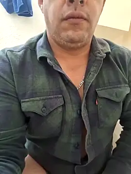 Snapshot of Manu2412 chatting on October 2025 09:32:01 AM Manu2412 online show from October 2025 09:32:01 AM