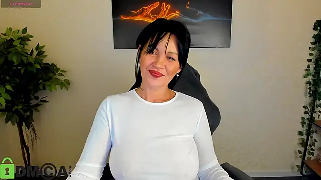 Sara Devills online show from April 2026 08:46:01 AM