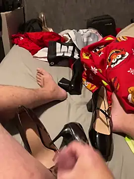 fortheloveofheels74 online show from December 2025 10:30:02 PM