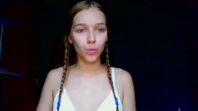 Snapshot of mari_martin chatting on November 2025 11:30:01 AM mari martin online show from November 2025 11:30:01 AM