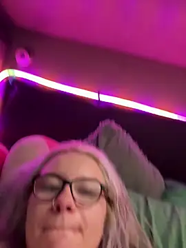 Snapshot of lostinherwonderland chatting on October 2025 07:43:01 AM lostinherwonderland online show from October 2025 07:43:01 AM