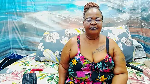 Snapshot of MatureMilfxxx chatting on July 2026 09:02:02 AM MatureMilfxxx online show from July 2026 09:02:02 AM