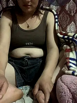 Lara-11 online show from November 2025 01:44:01 PM