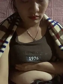 Lara-11 online show from November 2025 02:13:01 PM