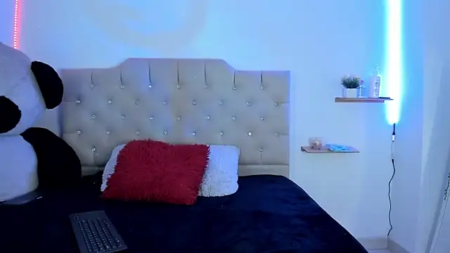 eimyy rouse online show from February 2026 08:49:01 PM