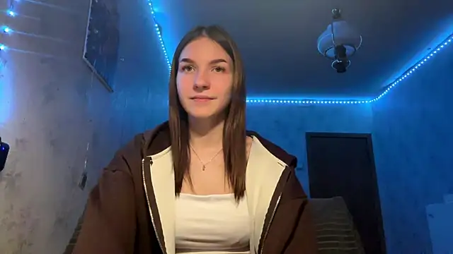 Beauty miIa online show from November 2025 04:39:01 PM