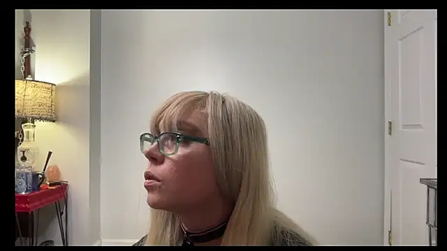 daddysprincess731 online show from November 2025 04:56:01 AM