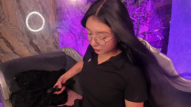 sydney miller  online show from March 2026 11:33:01 PM