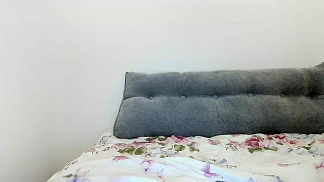 Snapshot of Blueskynicci chatting on November 2025 05:26:01 PM Blueskynicci online show from November 2025 05:26:01 PM