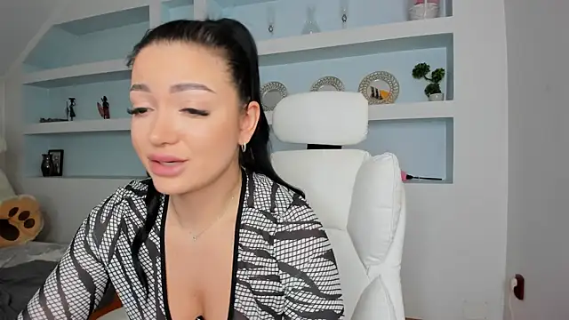 juliexxx online show from February 2026 06:17:02 PM