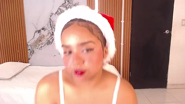 rosselyn  online show from December 2025 08:14:02 PM