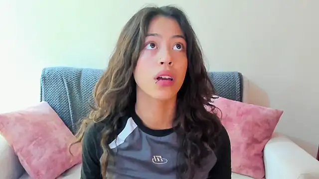 emily jonessxx online show from November 2025 05:55:02 PM