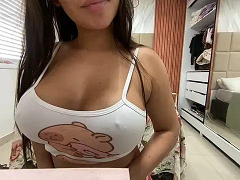 nathalia Silva online show from April 2026 07:20:02 PM