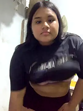 Snapshot of Roooou18 chatting on October 2025 03:50:02 AM Roooou18 online show from October 2025 03:50:02 AM