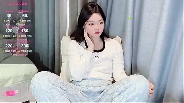 Snapshot of Tinai- chatting on December 2025 06:19:02 AM Tinai- online show from December 2025 06:19:02 AM